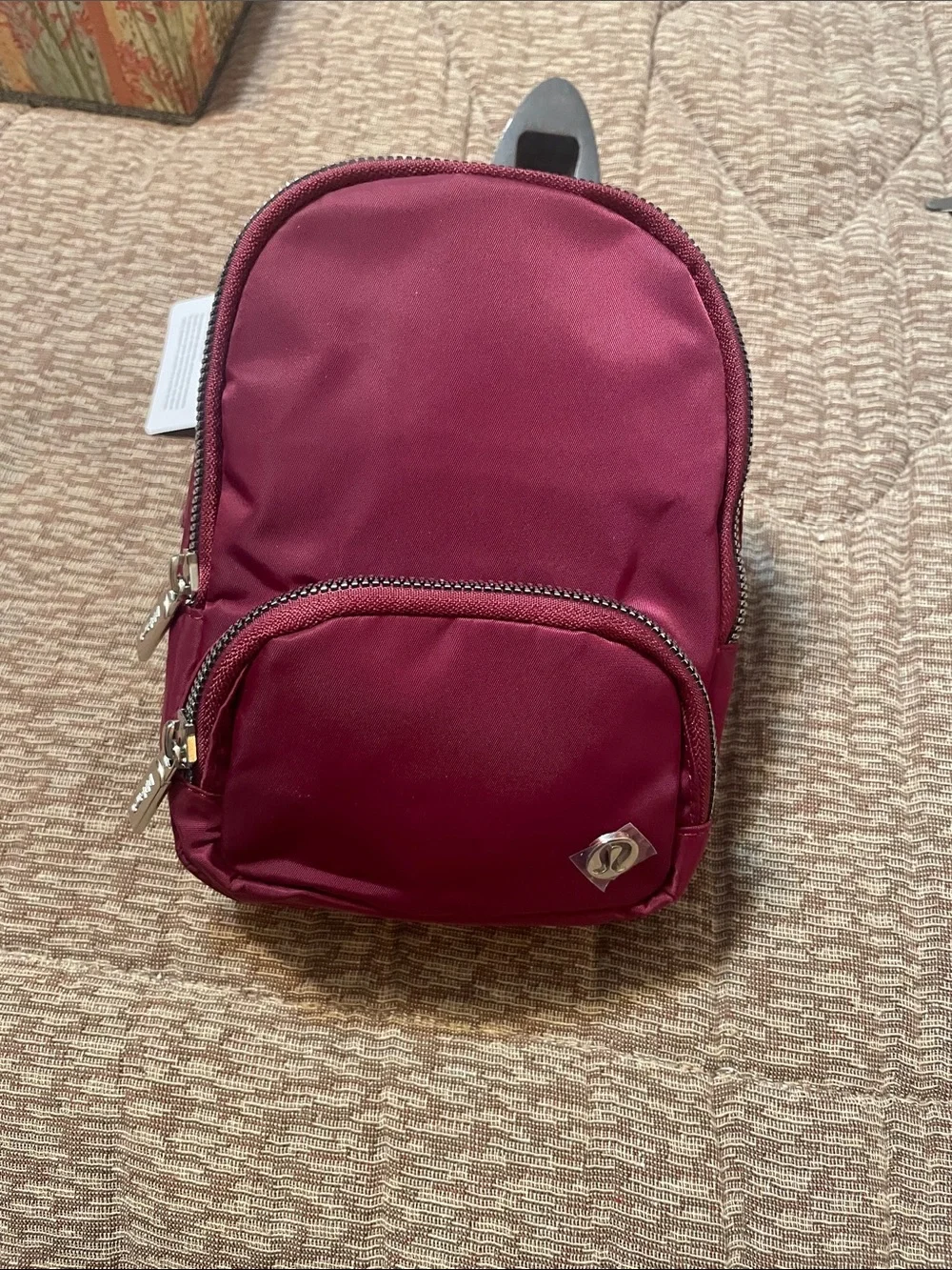 Lululemon everywhere small sling bag burgundy